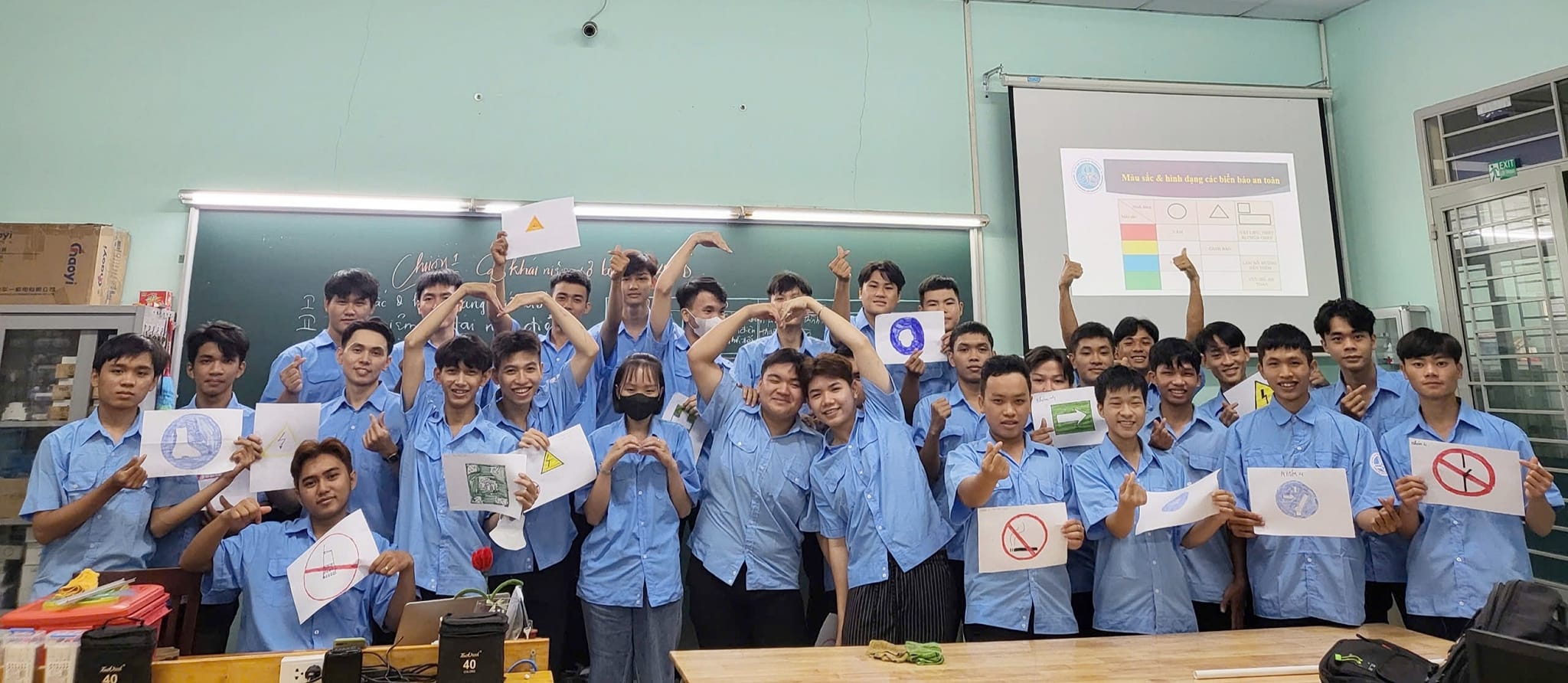 NGÀNH ĐIỆN CÔNG NGHIỆP VÀ DÂN DỤNG MIỄN 100% HỌC PHÍ